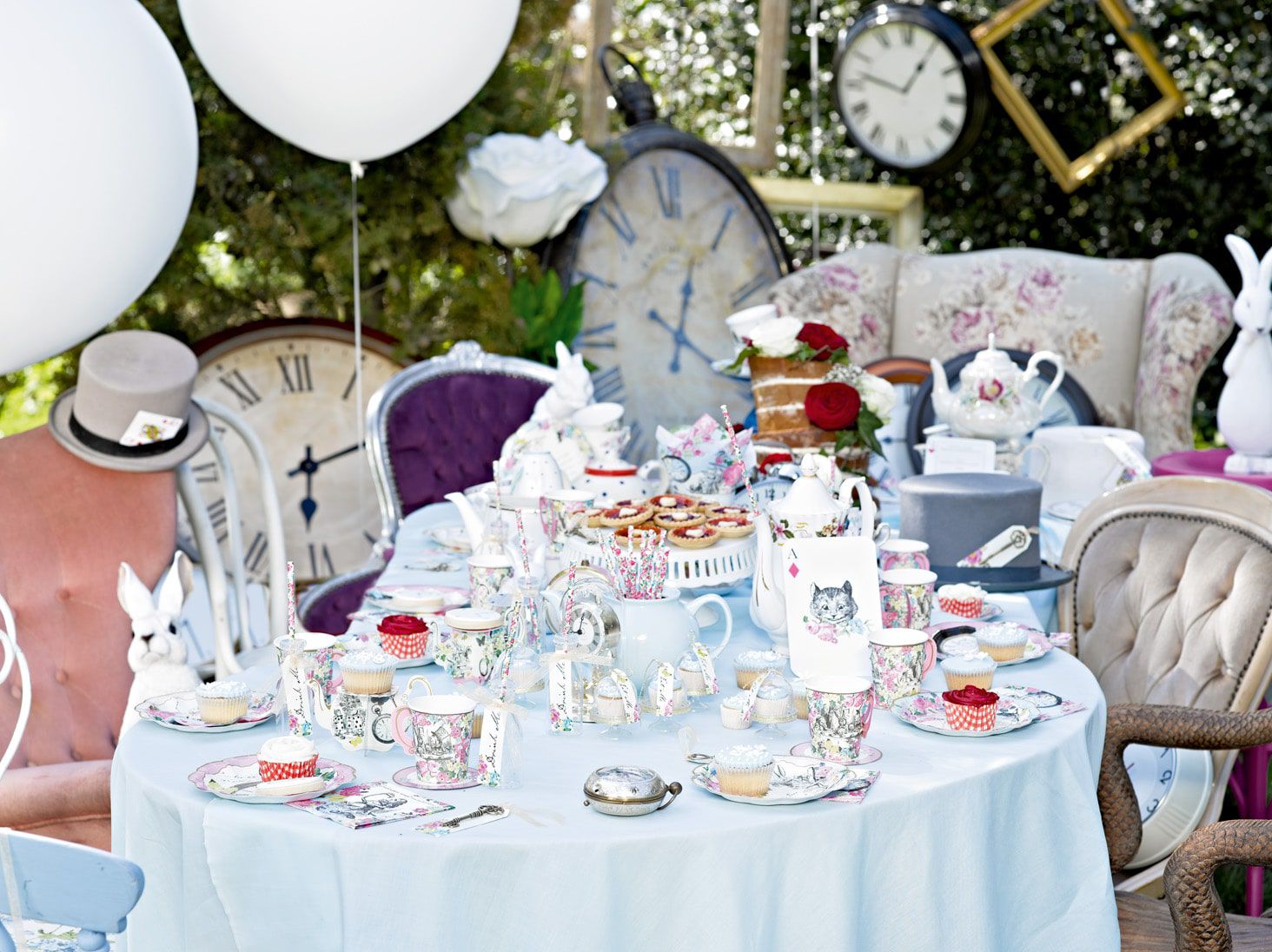 Alice in Wonderland Party Supplies for 10 People Birthday